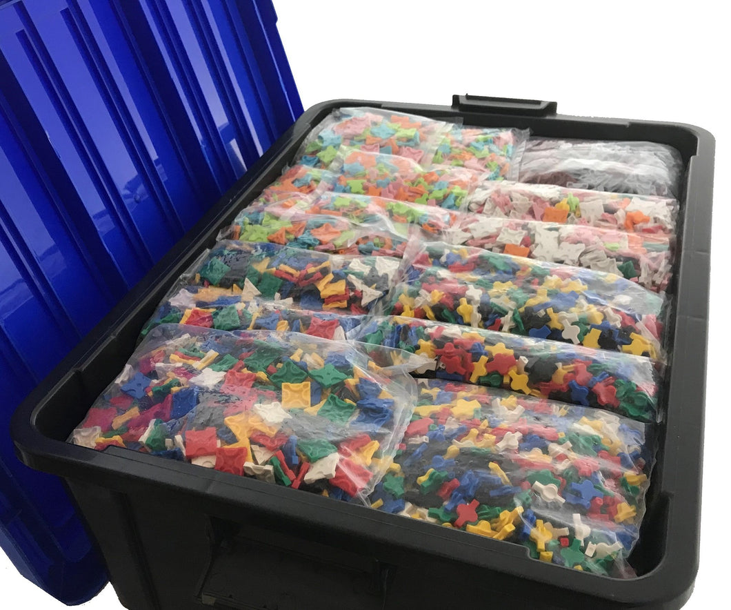 Open bin featured in the LaQ master free style 25,000 piece bin mixed set