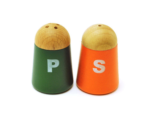 Salt and pepper shaker featured in the woody puddy set